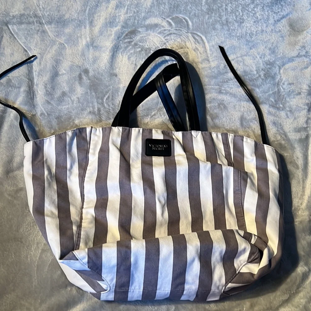 Victoria’s Secret Tote - Picture 5 of 5